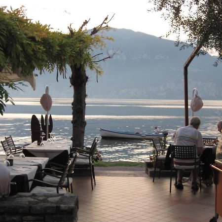 Piccolo Hotel Direkt Am See Brenzone sul Garda Luaran gambar