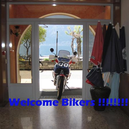 Piccolo Hotel Direkt Am See Brenzone sul Garda Luaran gambar