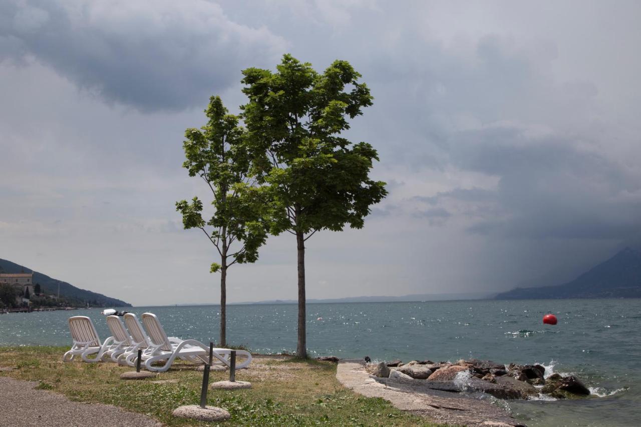 Piccolo Hotel Direkt Am See Brenzone sul Garda Luaran gambar