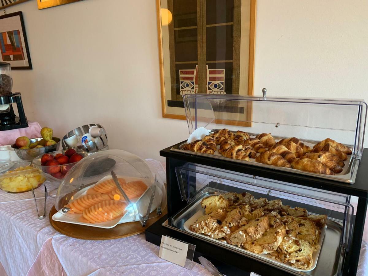 Piccolo Hotel Direkt Am See Brenzone sul Garda Luaran gambar
