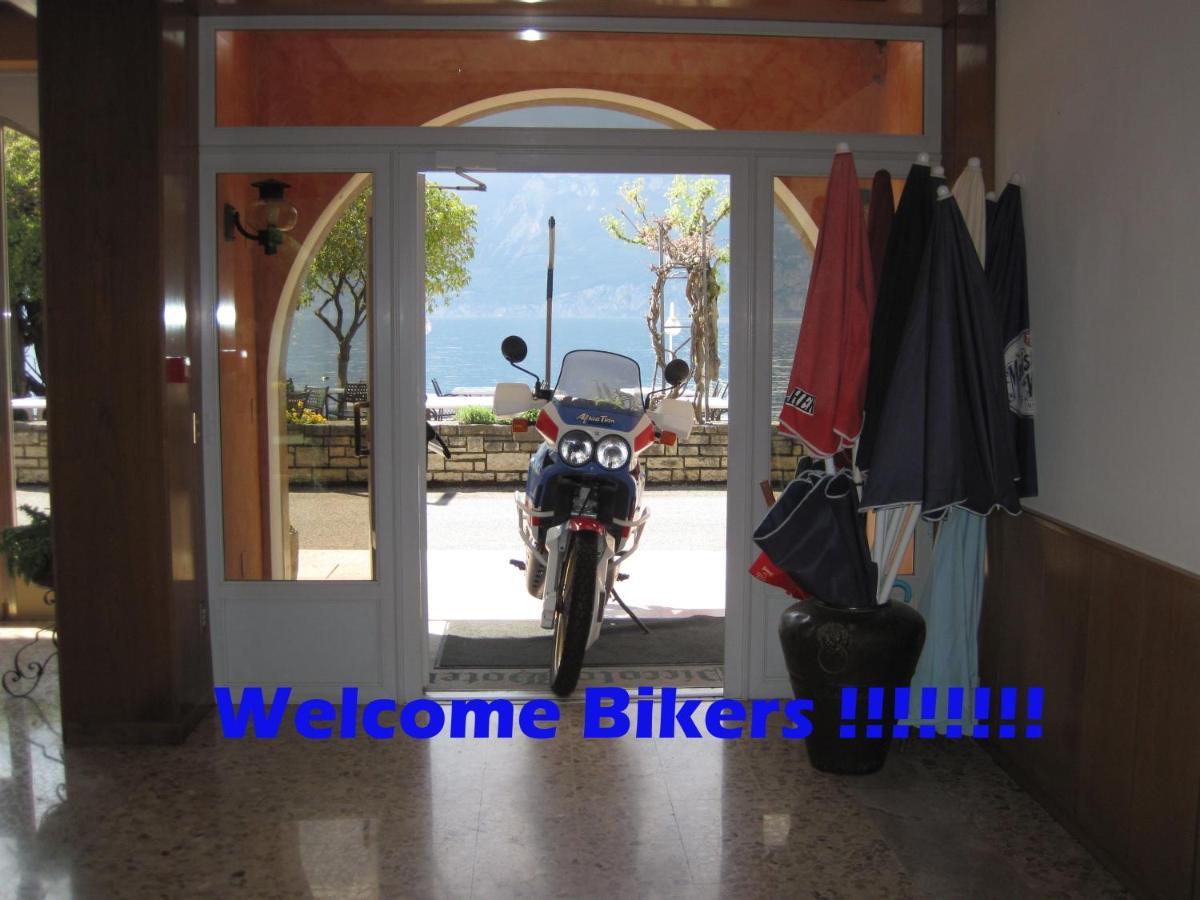 Piccolo Hotel Direkt Am See Brenzone sul Garda Luaran gambar